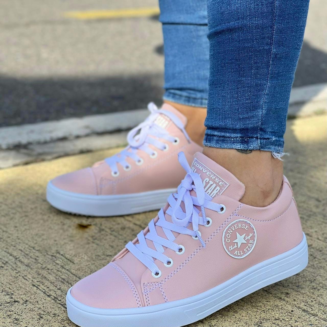 Converse Chic