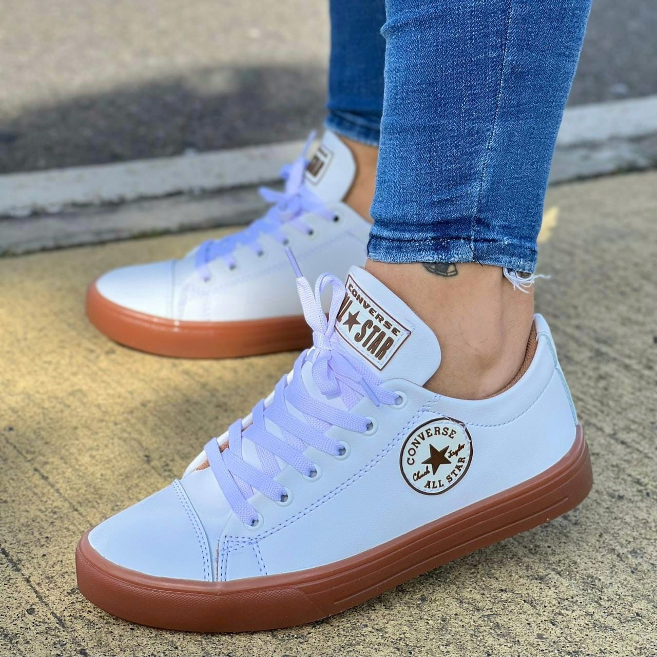 Converse Chic